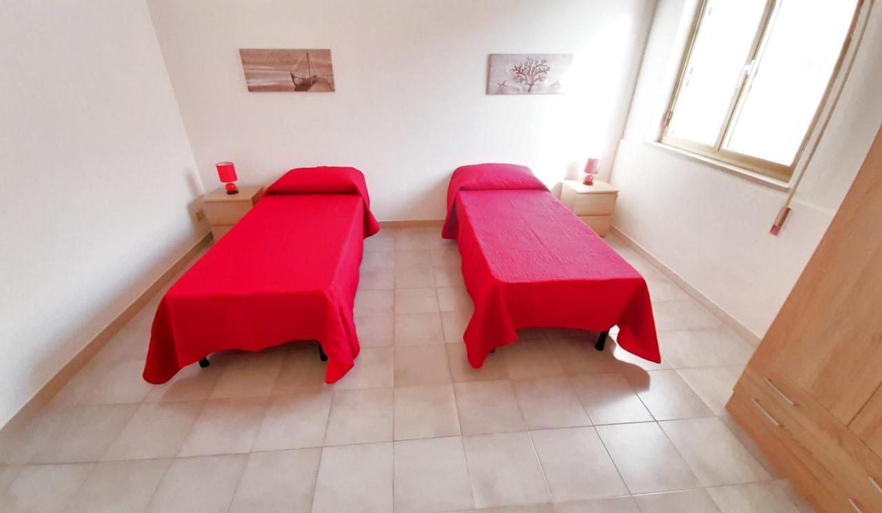 Red House Villa Càbras Екстериор снимка